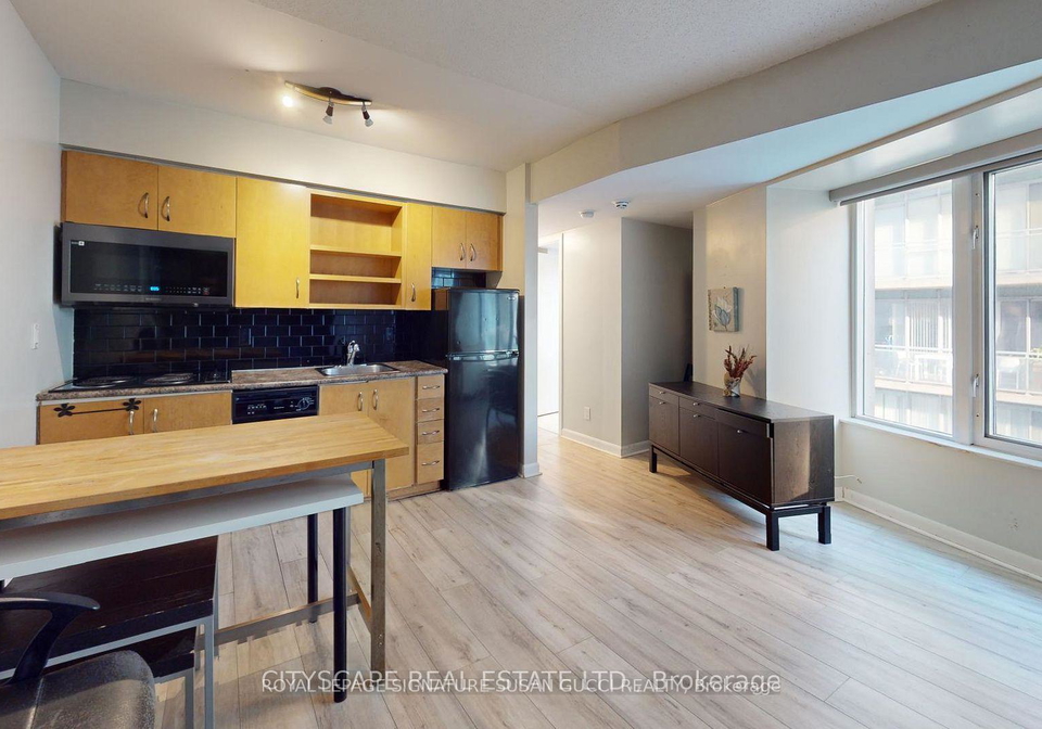 200-victoria-street-toronto-ontario-c12715264