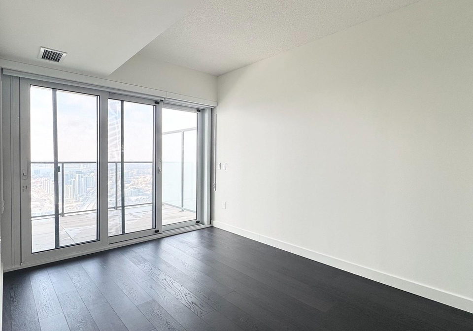 3-concord-cityplace-way-toronto-ontario-c12715390