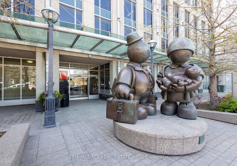 18-yonge-street-toronto-ontario-c12715452