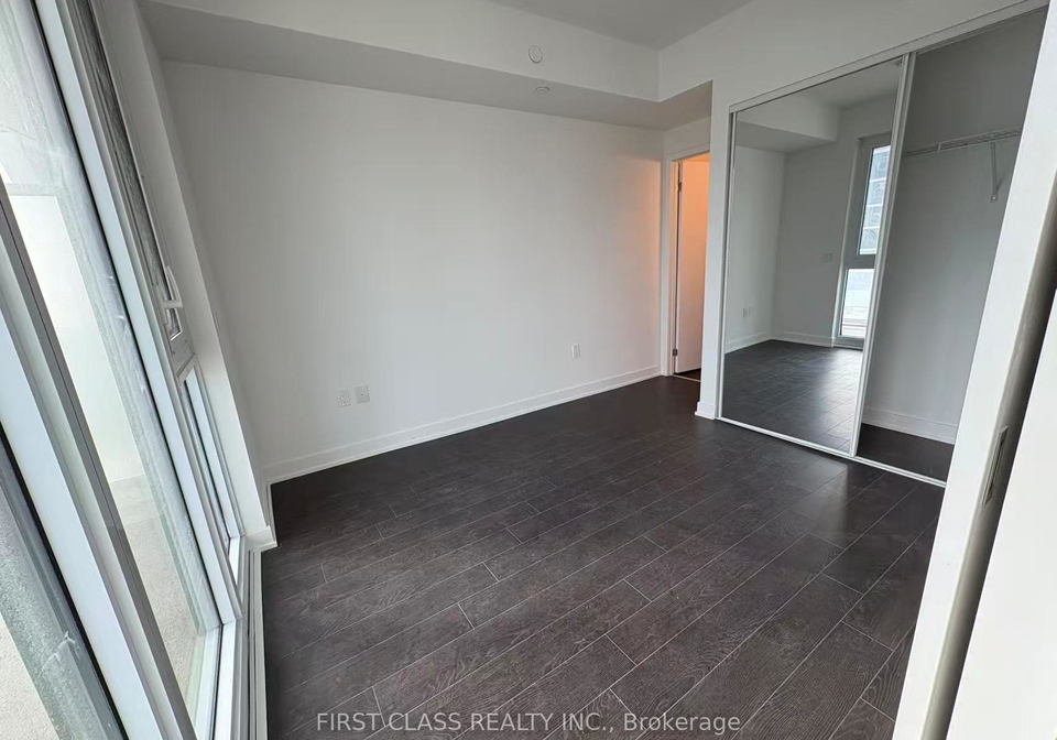 230-simcoe-street-toronto-ontario-c12715732