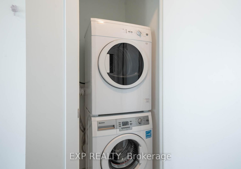 7-grenville-street-e-toronto-ontario-c12715758