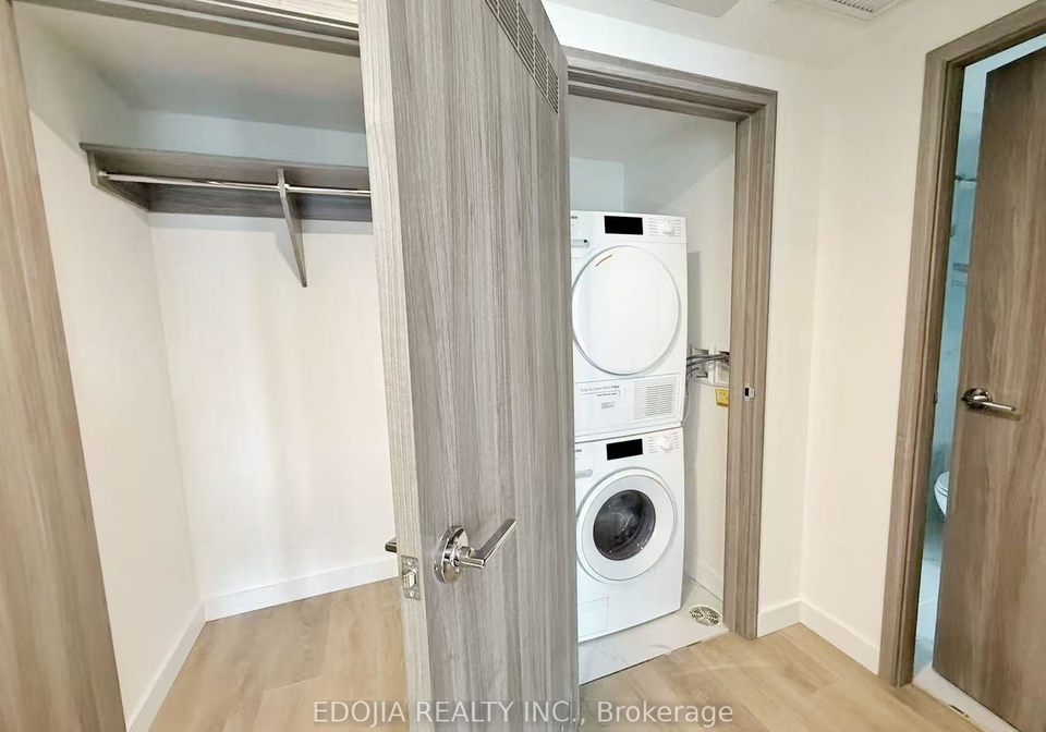 3-concord-cityplace-way-toronto-ontario-c12715890