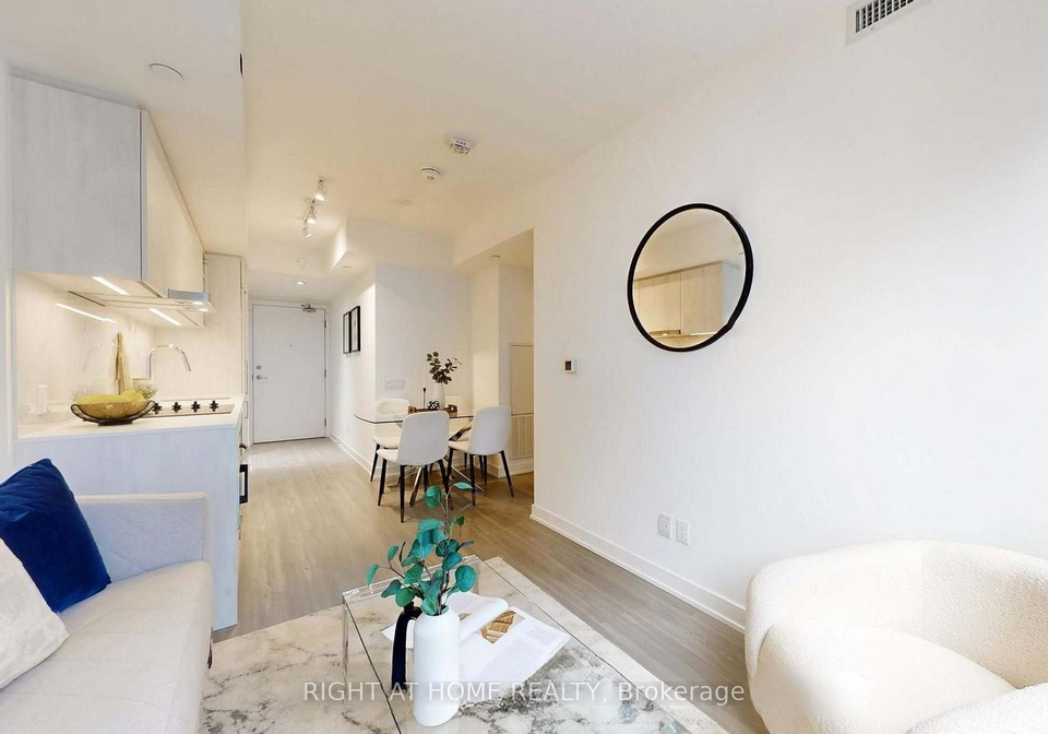 8-wellesley-street-w-toronto-ontario-c12717072