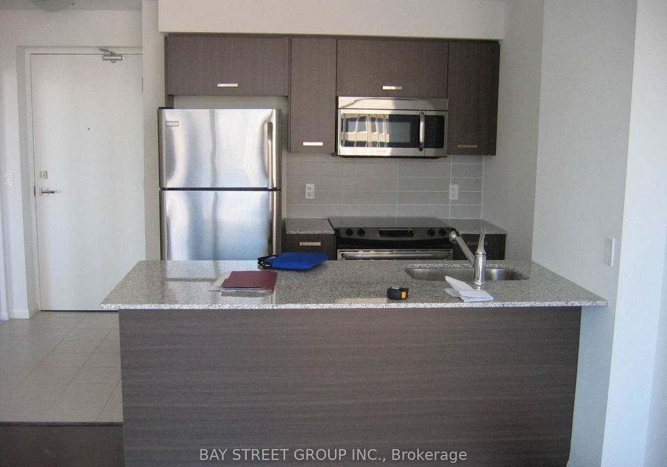 832-bay-street-toronto-ontario-c12717200