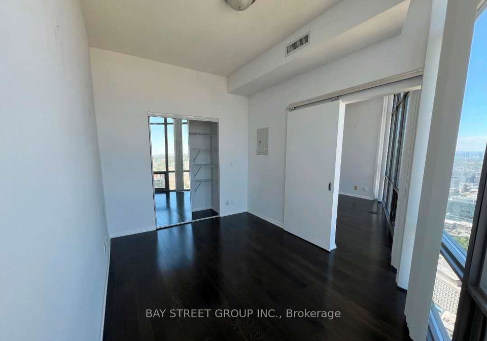 832-bay-street-toronto-ontario-c12717200