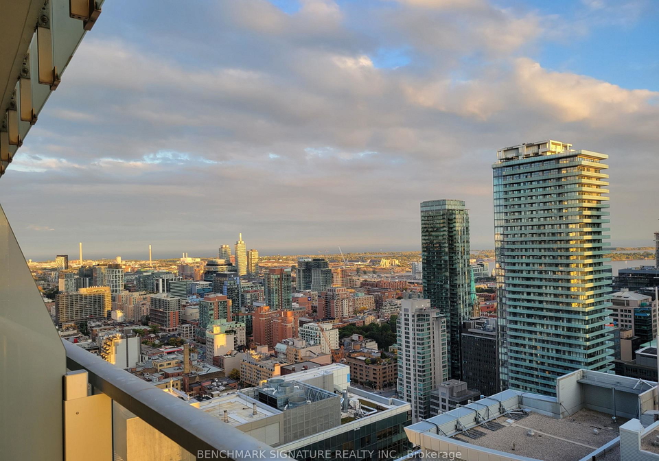 197-yonge-street-toronto-ontario-c12717404