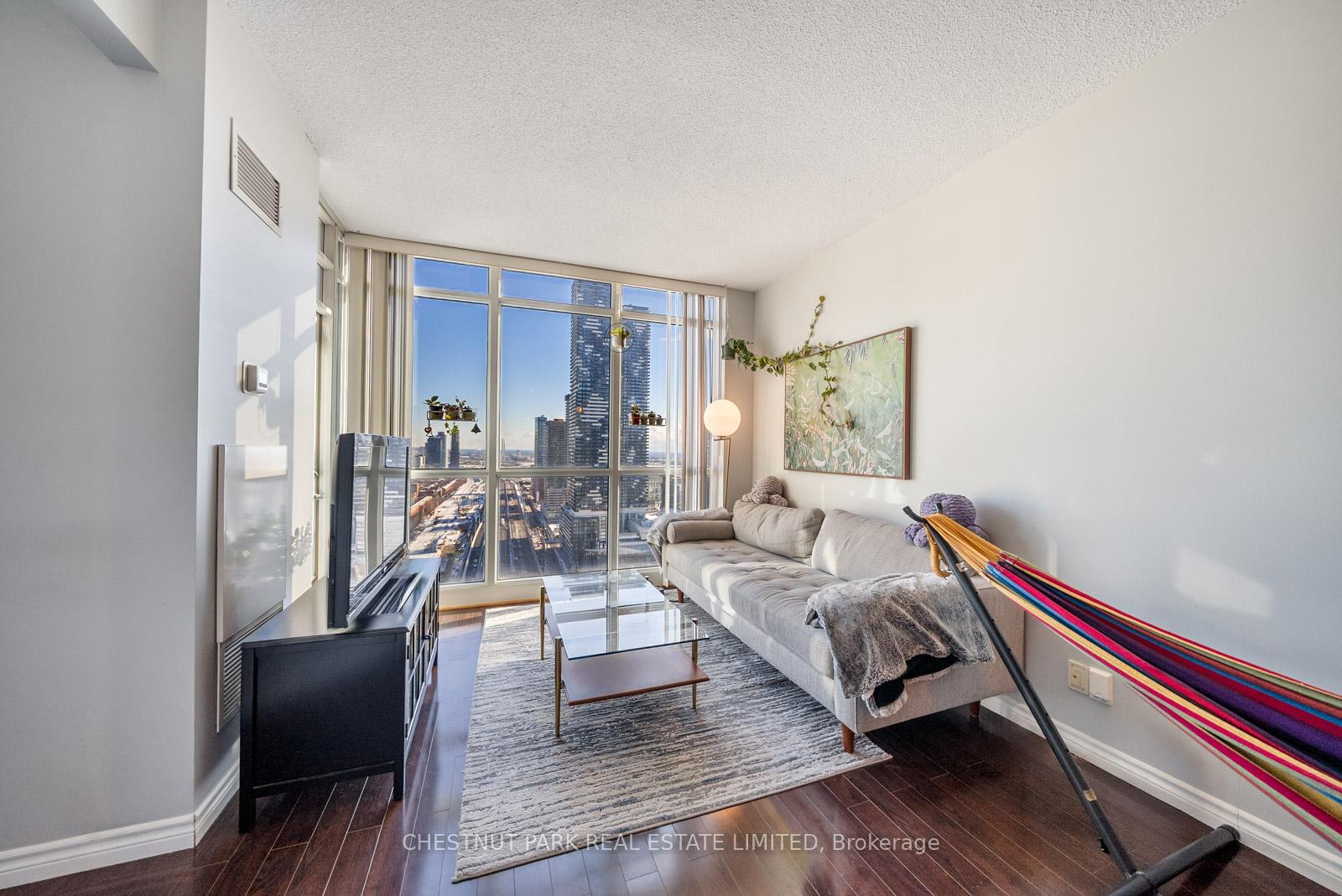 18-yonge-street-toronto-ontario-c12717538