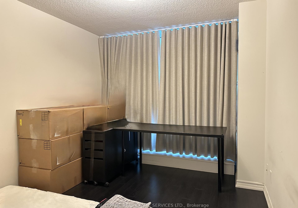 19-grand-trunk-crescent-toronto-ontario-c12717980
