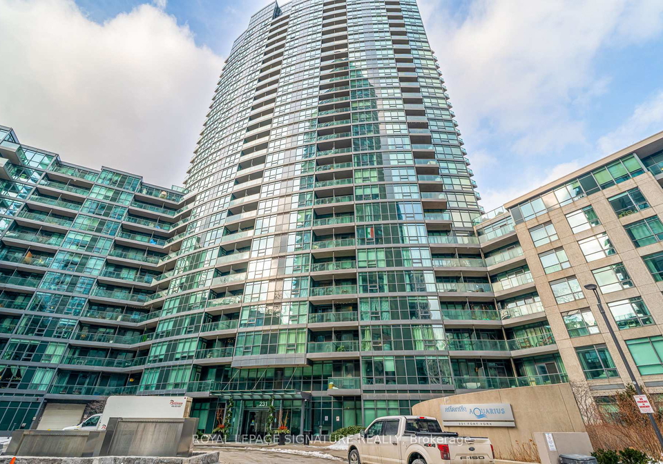 231-fort-york-boulevard-toronto-ontario-c12719058