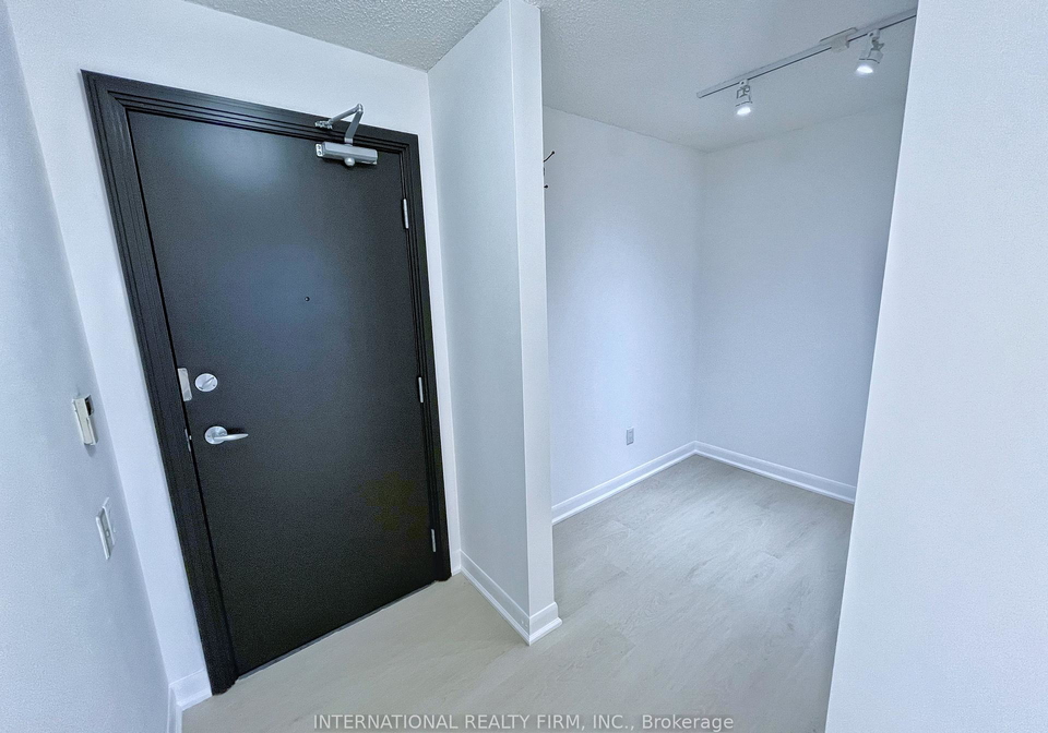 33-sheppard-avenue-e-north-york-ontario-c12719126