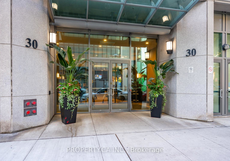 30-grand-trunk-crescent-toronto-ontario-c12720106