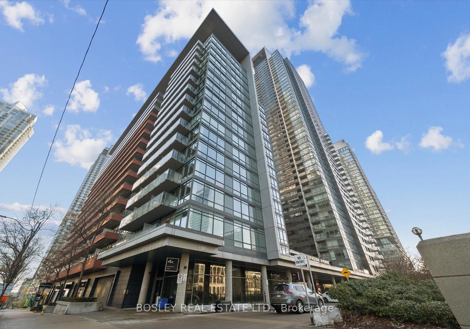 4k-spadina-avenue-toronto-ontario-c12720140