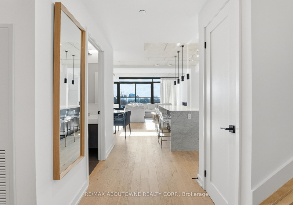 899-college-street-toronto-ontario-c12720896