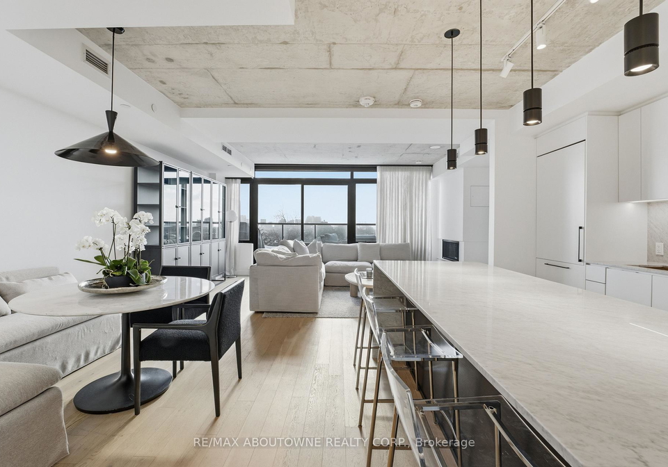 899-college-street-toronto-ontario-c12720896