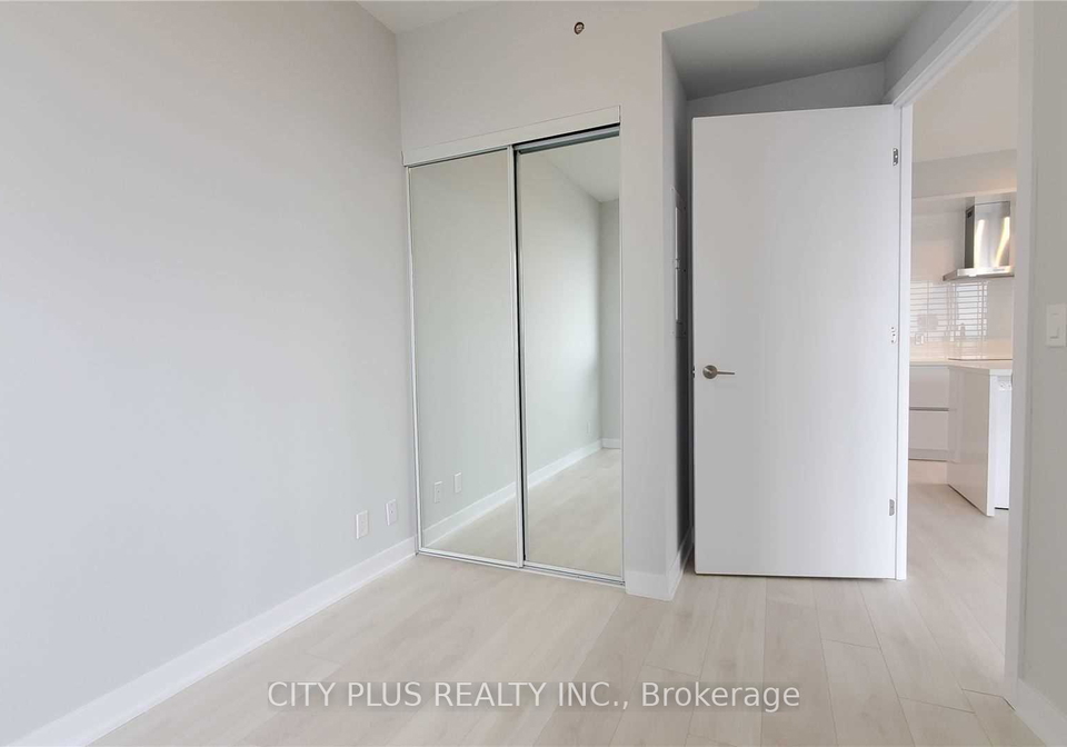 2221-yonge-street-toronto-ontario-c12721308