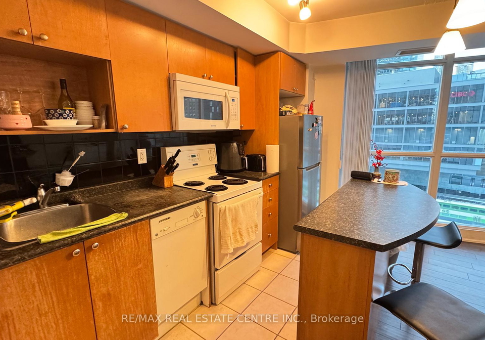 18-yonge-street-toronto-ontario-c12721722