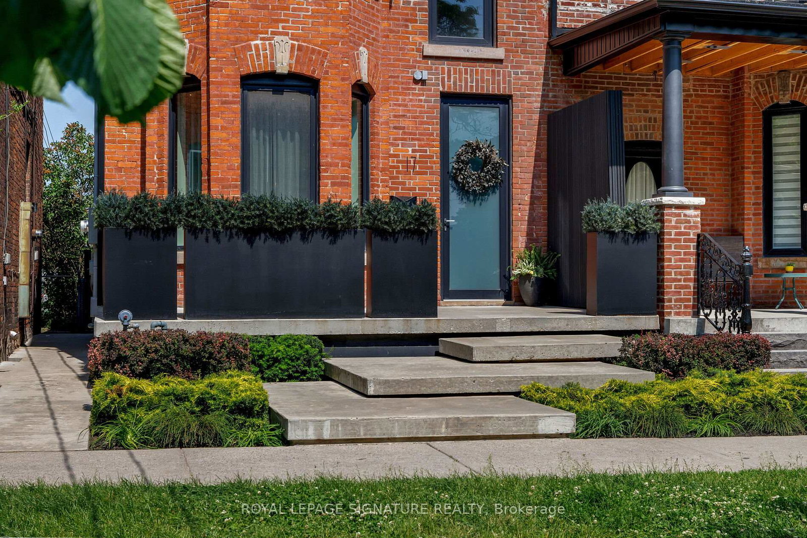 17-lakeview-avenue-toronto-ontario-c12721758
