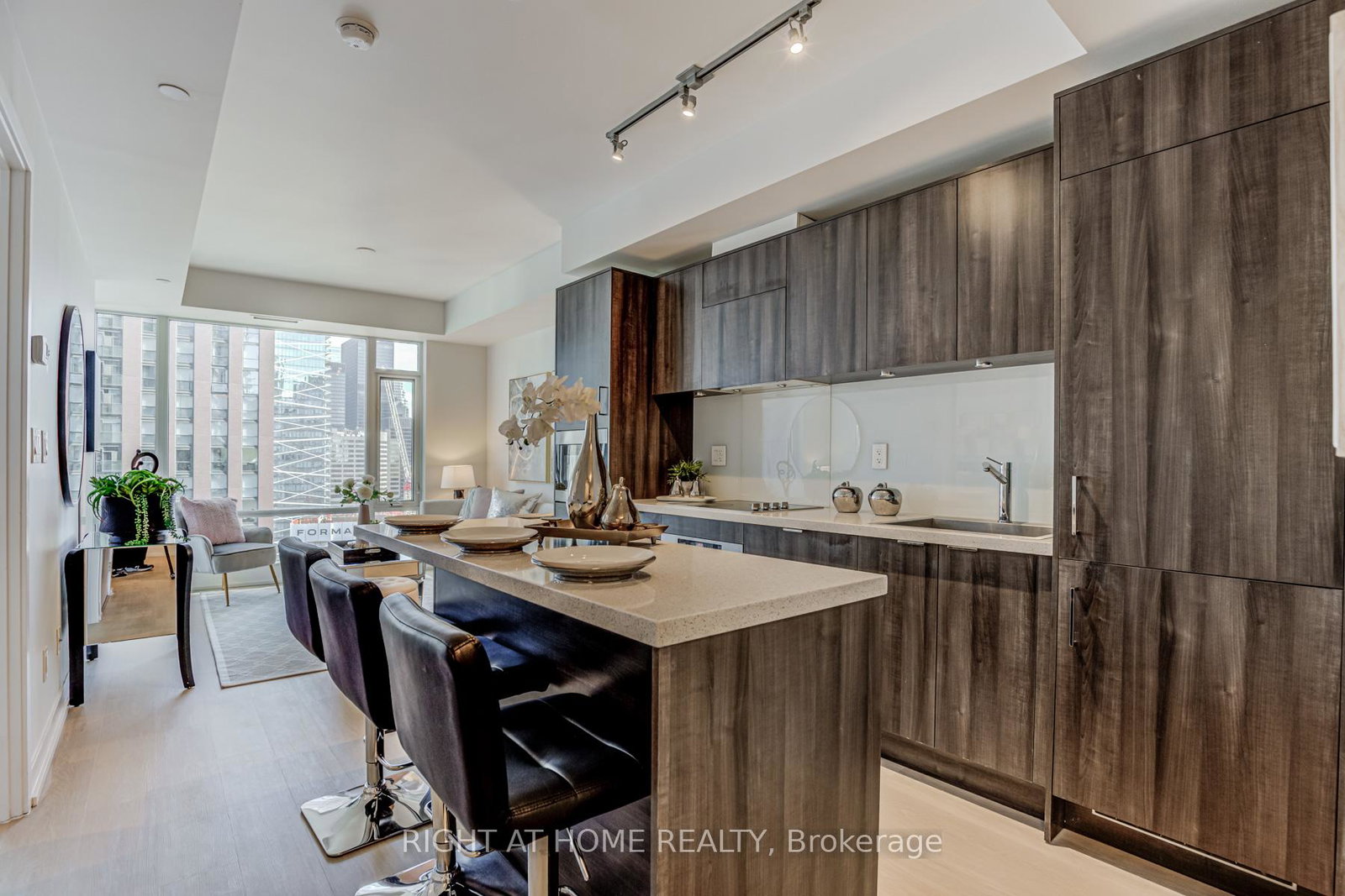21-widmer-street-toronto-ontario-c12722238