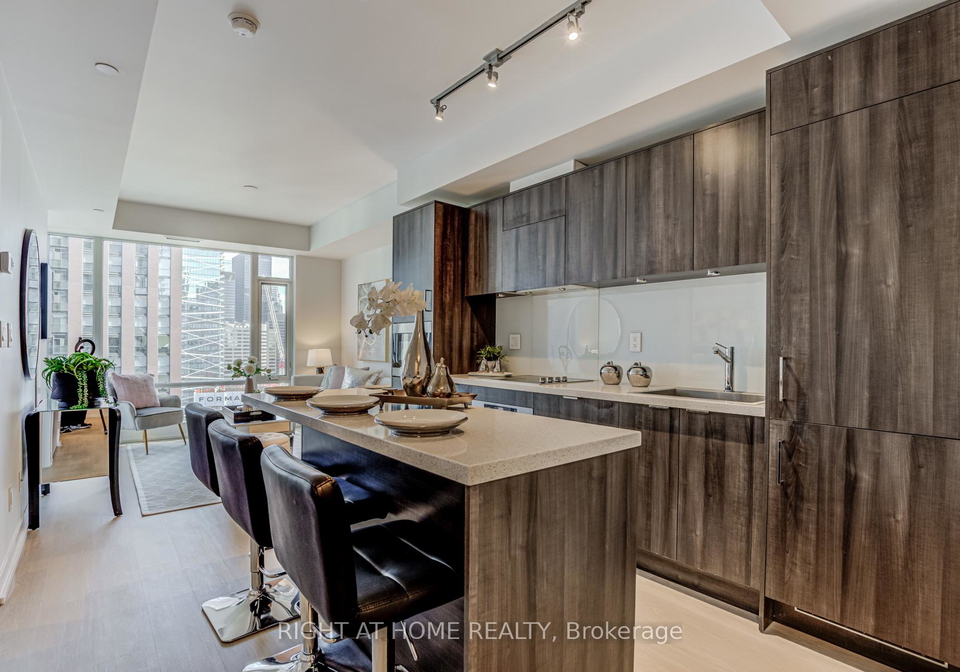 21-widmer-street-toronto-ontario-c12722238