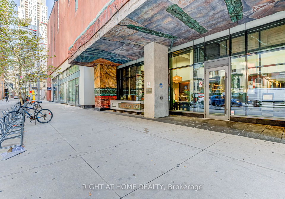 21-widmer-street-toronto-ontario-c12722238
