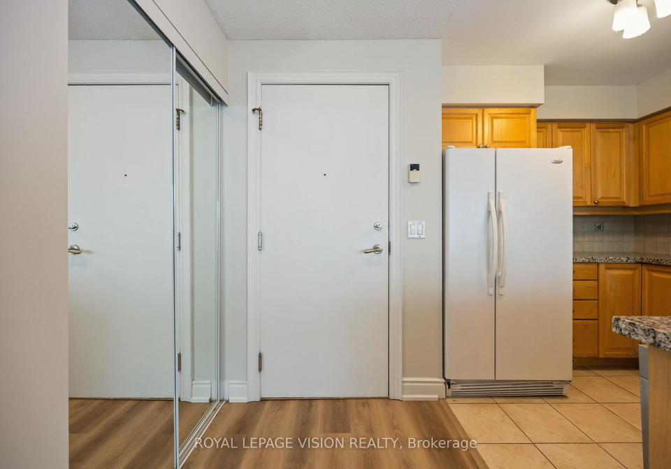 15-greenview-avenue-toronto-ontario-c12722896