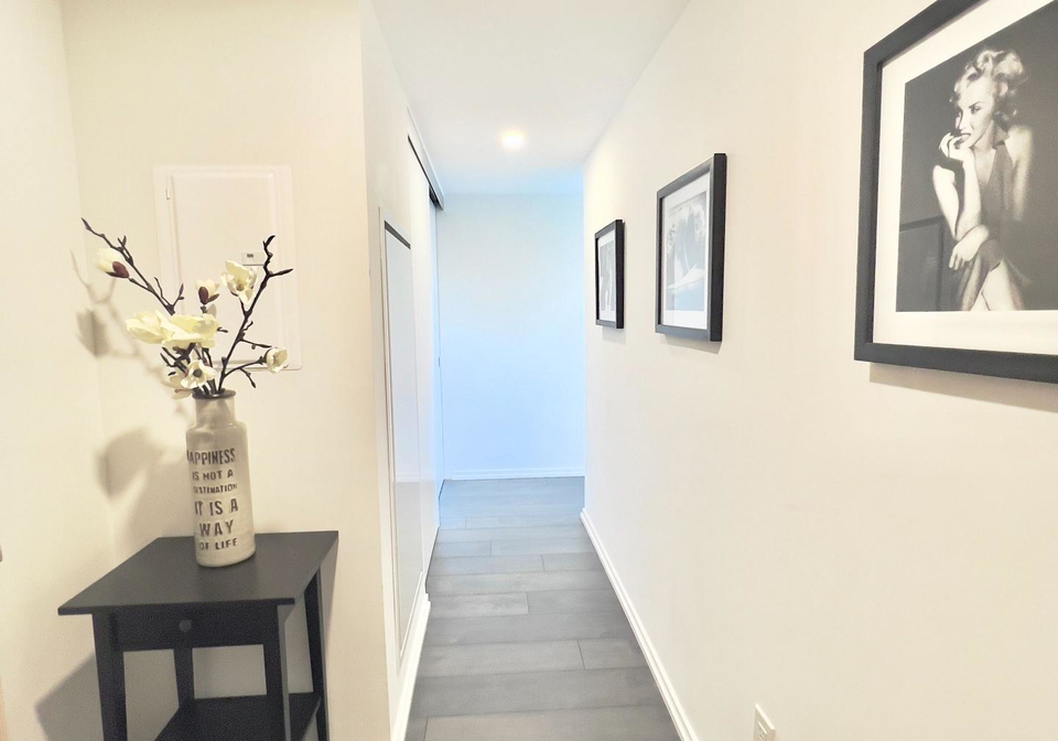 8-hillsdale-avenue-e-toronto-ontario-c12722968