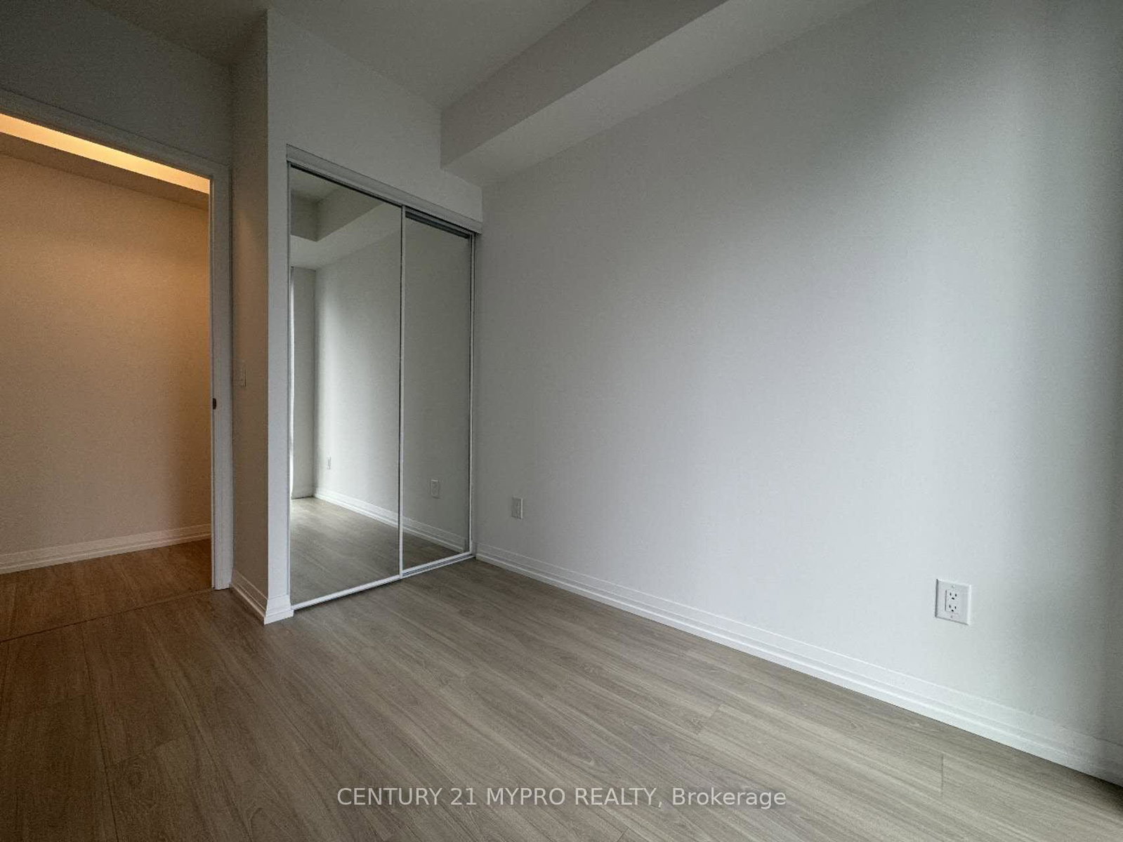 8-widmer-street-toronto-ontario-c12723970