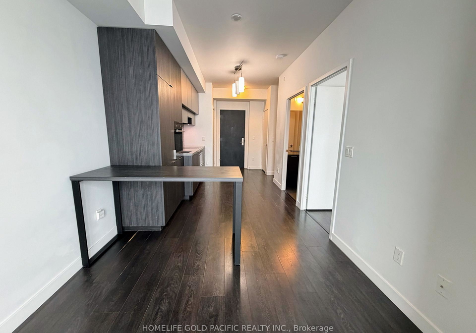 8-eglinton-avenue-e-toronto-ontario-c12724160