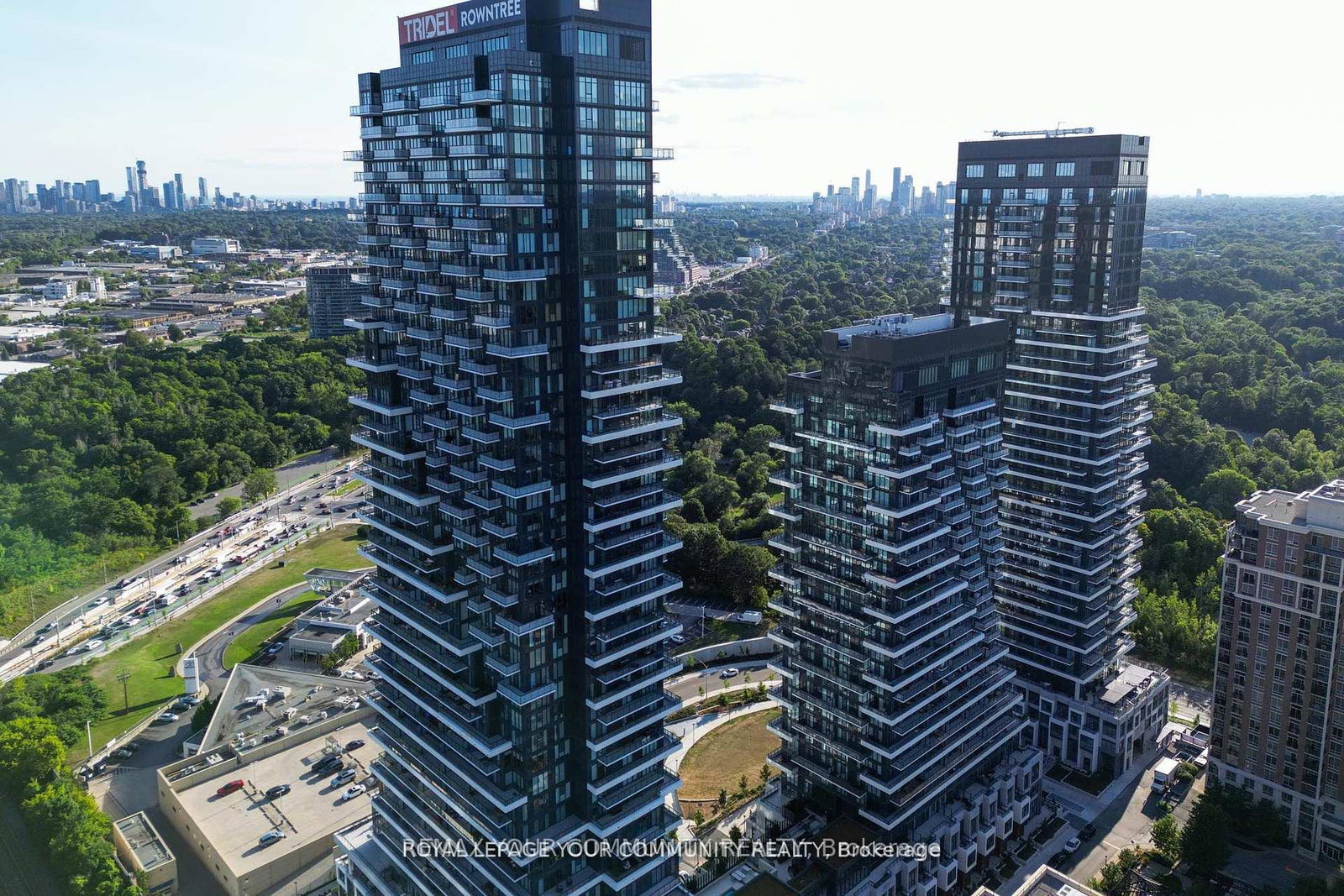 10-inn-on-the-park-drive-north-york-ontario-c12724338
