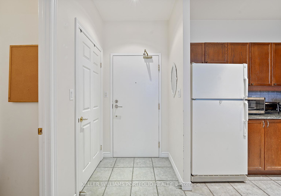 1-leaside-park-drive-east-york-ontario-c12724754