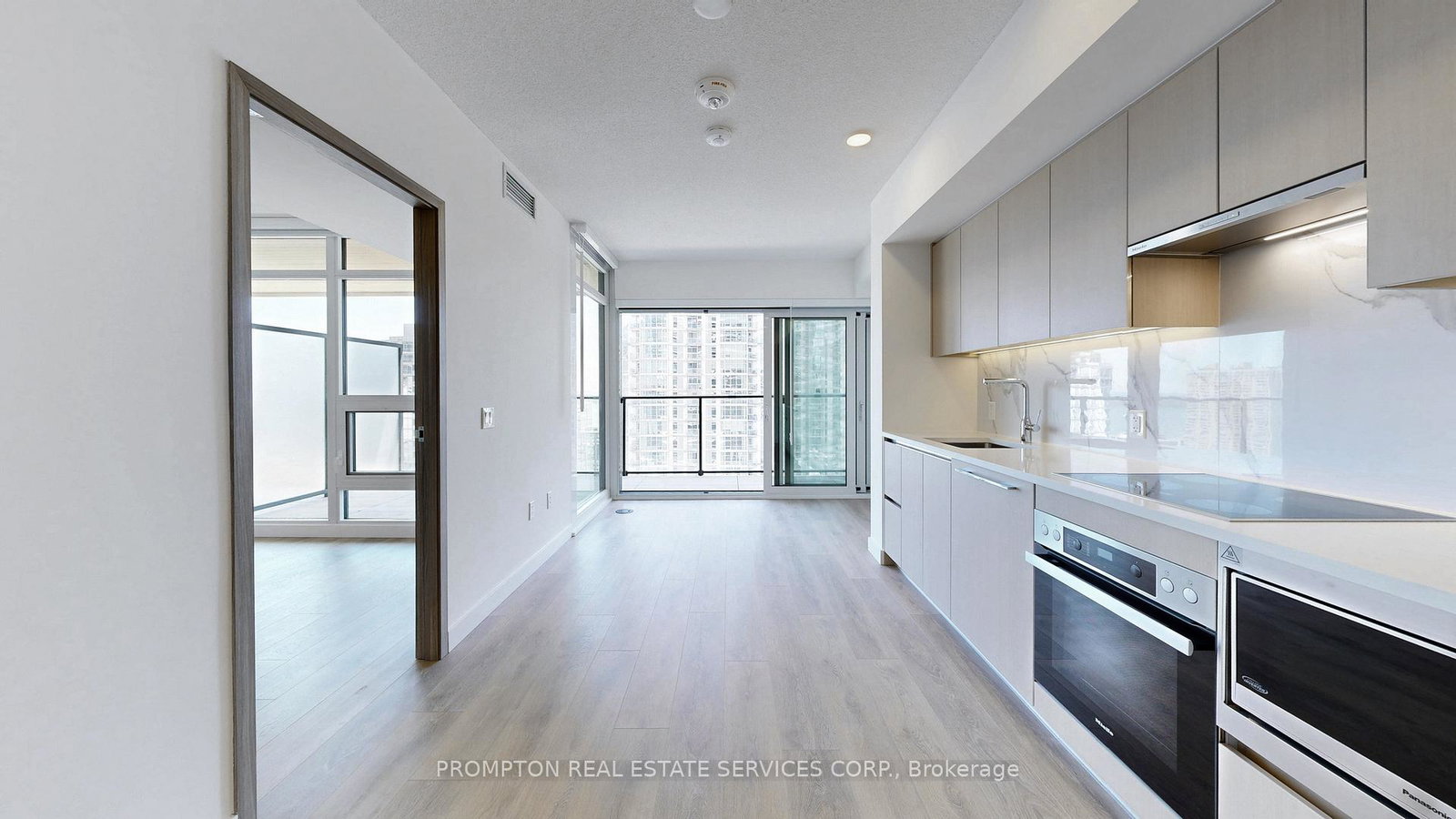 1-concord-cityplace-way-toronto-ontario-c12725034