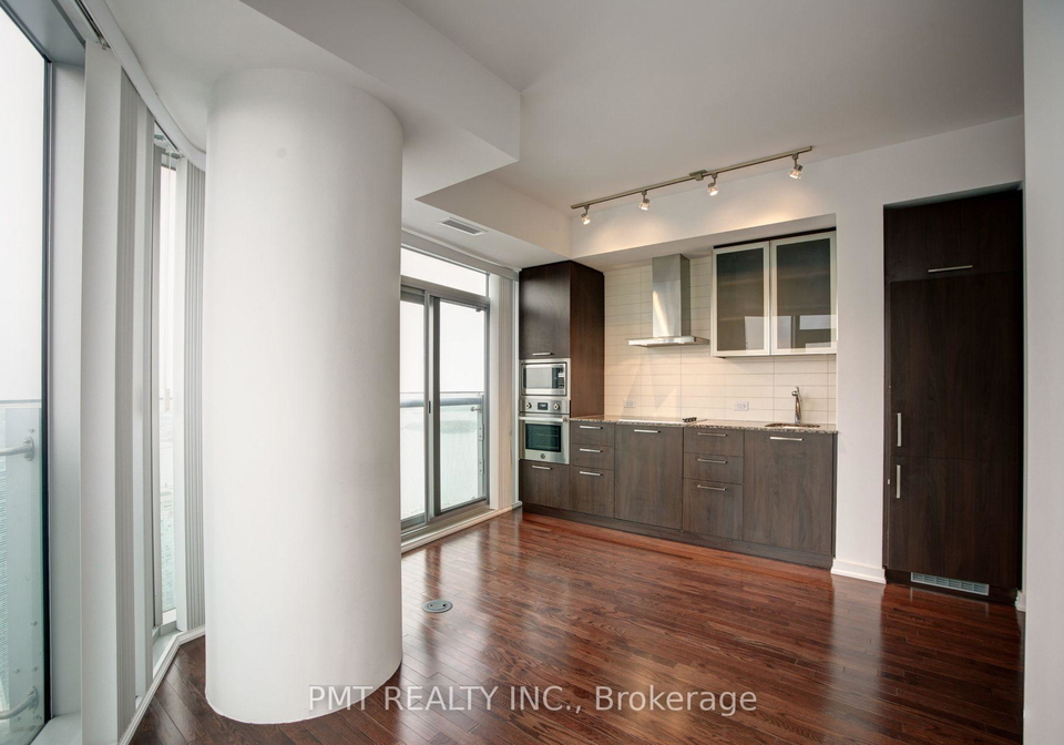 14-york-street-toronto-ontario-c12725106