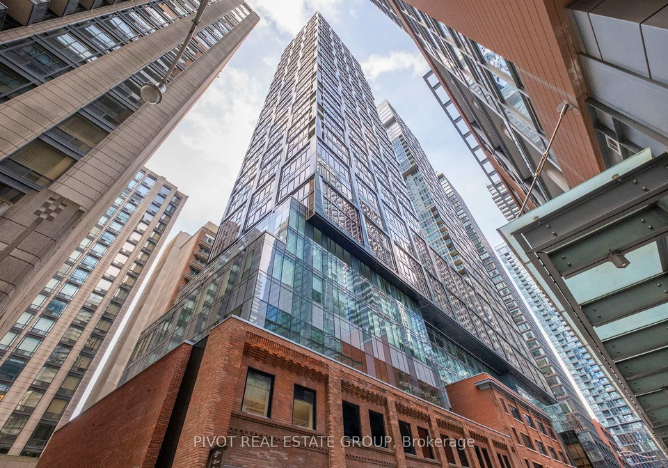 15-s-mercer-street-ne-toronto-ontario-c12726254