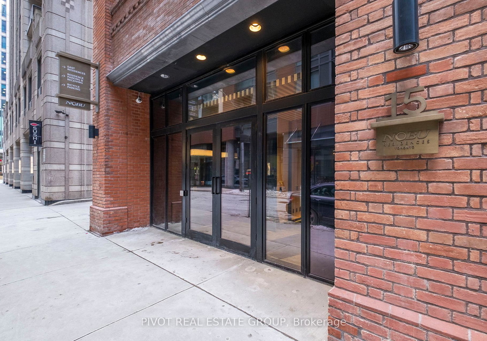 15-s-mercer-street-ne-toronto-ontario-c12726254
