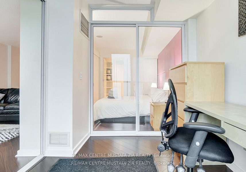 208-queens-quay-w-toronto-ontario-c12726310