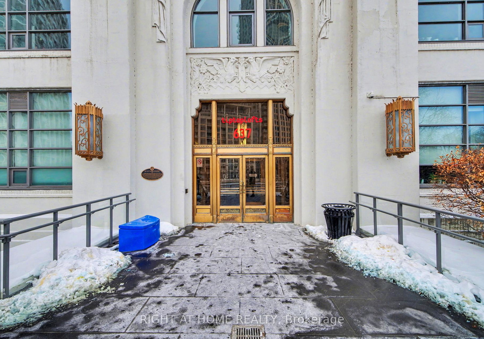 637-lakeshore-road-w-toronto-ontario-c12726894