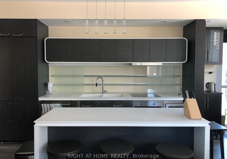 45-charles-street-e-toronto-ontario-c12726998