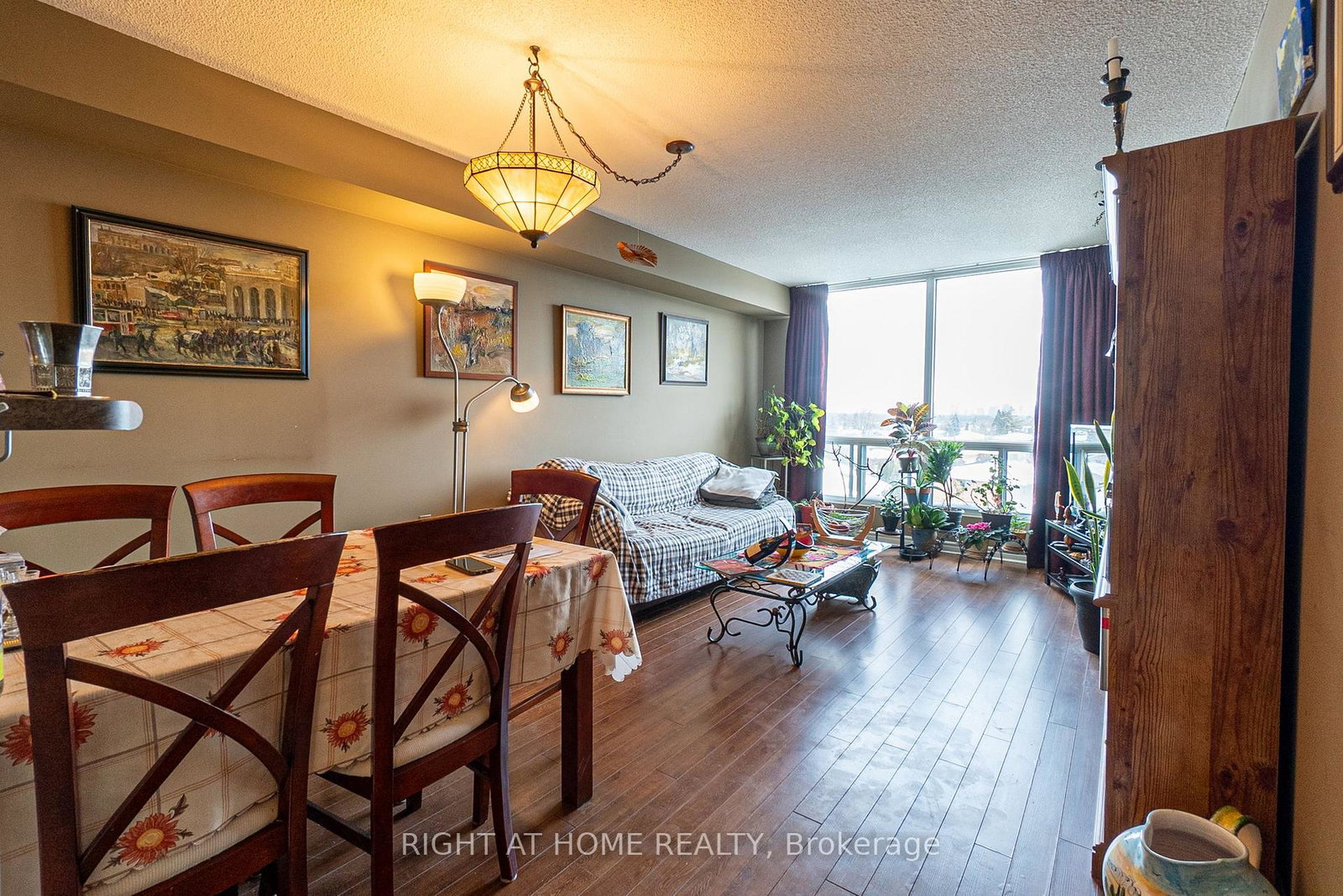 906-sheppard-avenue-w-toronto-ontario-c12727000