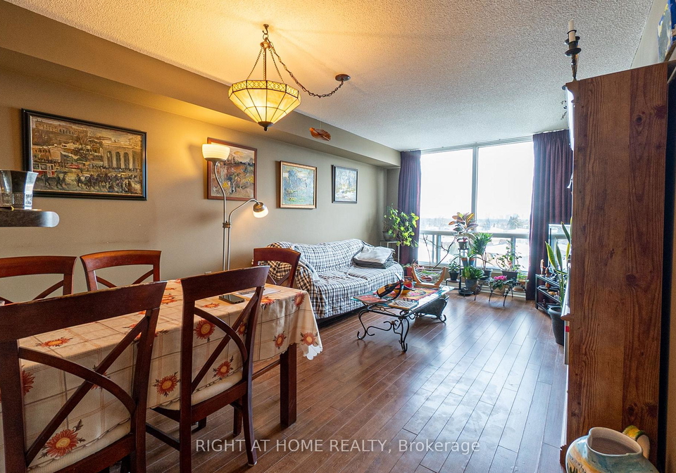 906-sheppard-avenue-w-toronto-ontario-c12727000