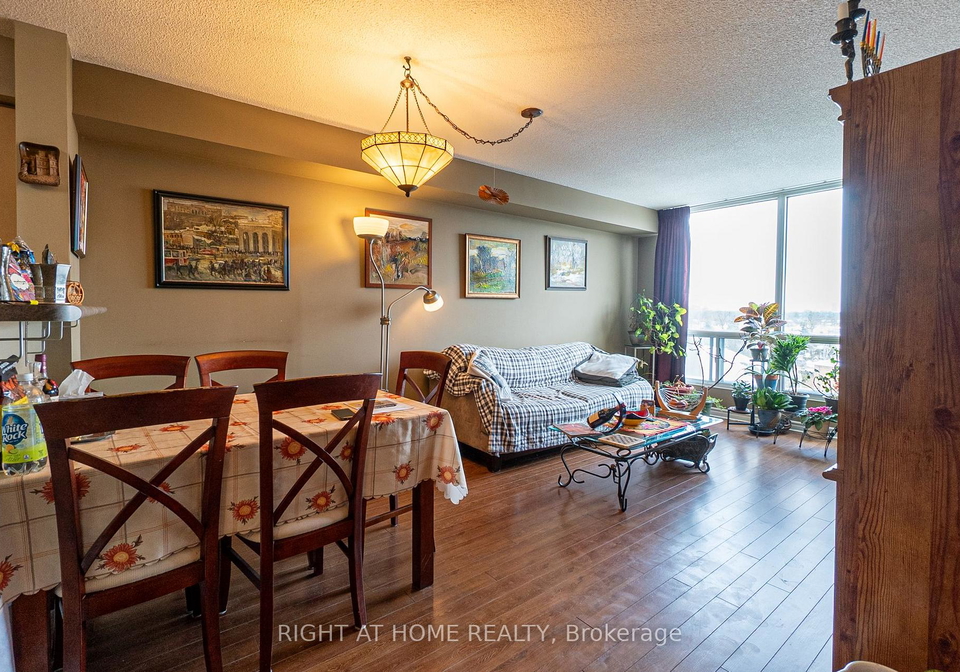 906-sheppard-avenue-w-toronto-ontario-c12727000