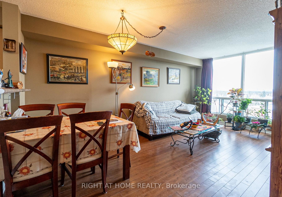 906-sheppard-avenue-w-toronto-ontario-c12727000