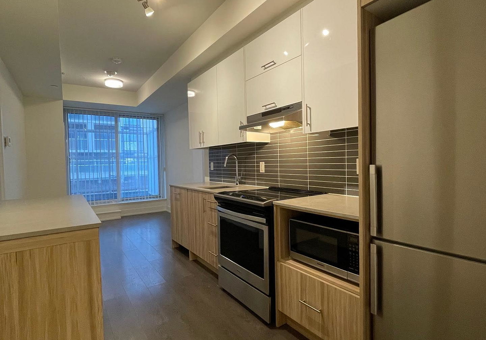 180-fairview-mall-drive-north-york-ontario-c12727036