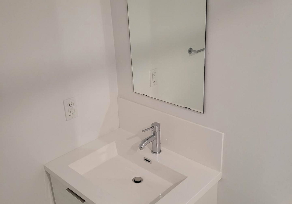 230-simcoe-street-toronto-ontario-c12727158