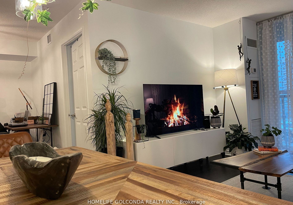 19-grand-trunk-crescent-toronto-ontario-c12727270