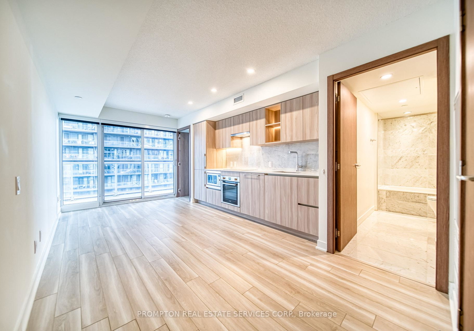 19-bathurst-street-toronto-ontario-c12727994