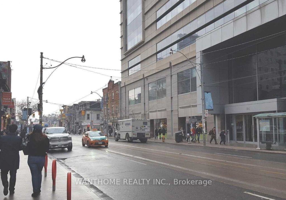 215-queen-st-street-w-toronto-ontario-c12728114