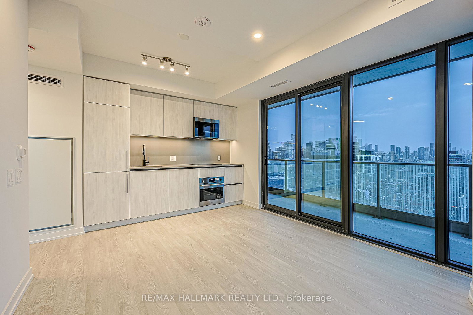 35-parliament-street-toronto-ontario-c12728348