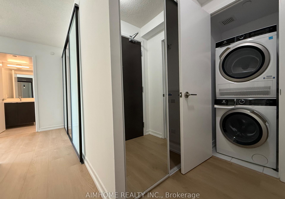 219-dundas-street-e-toronto-ontario-c12728352