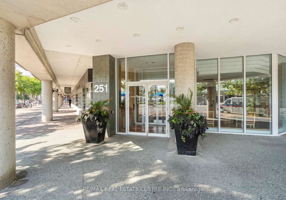 251-queens-quay-w-toronto-ontario-c12728360