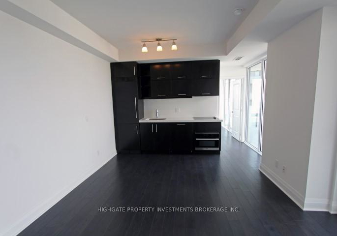 1080-bay-street-toronto-ontario-c12728632